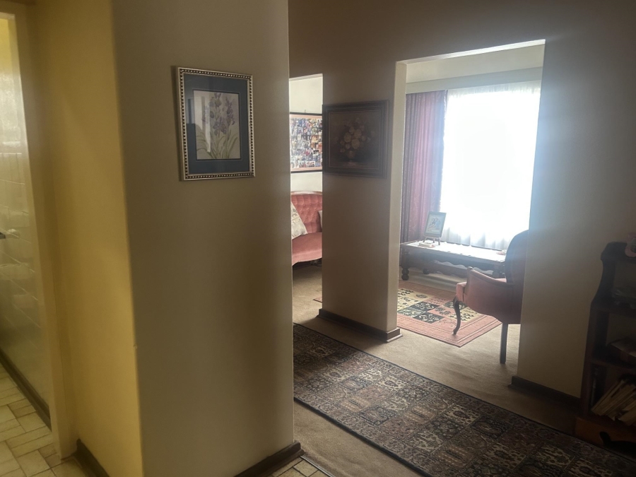 5 Bedroom Property for Sale in Viljoenskroon Free State